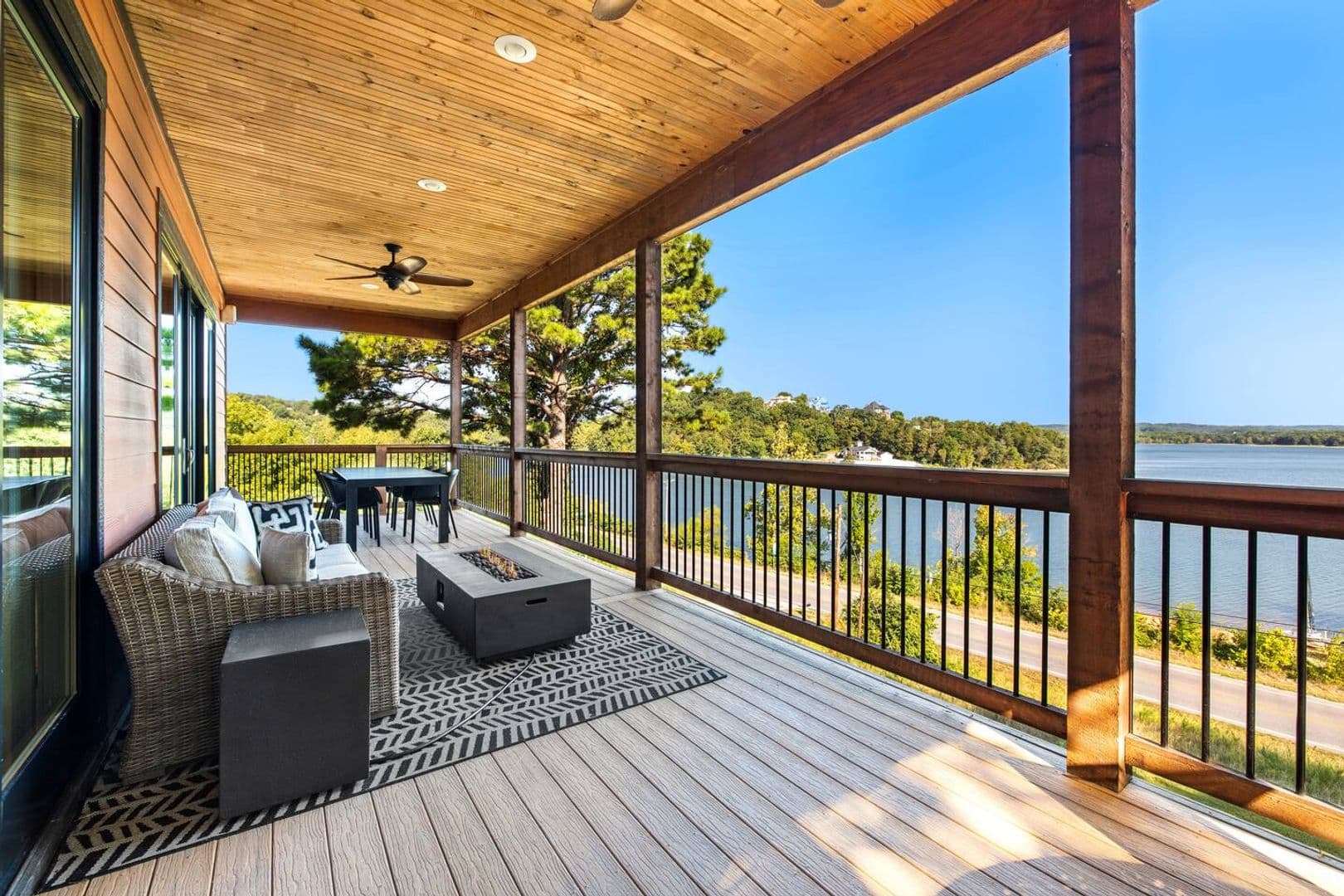 Rogers House: 16217 Highway 12