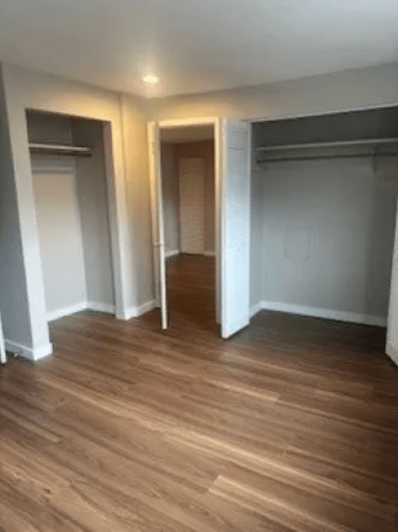 McKees Rocks Apartment: 321 Ella Street