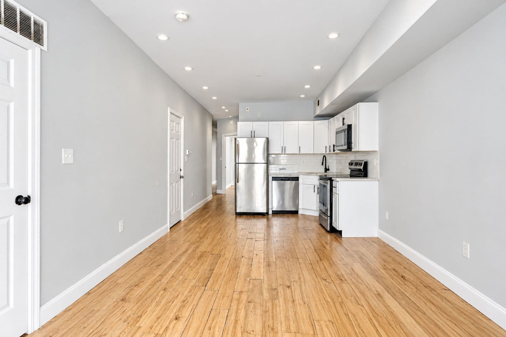 Philadelphia Apartment: 2932 West Oxford Street