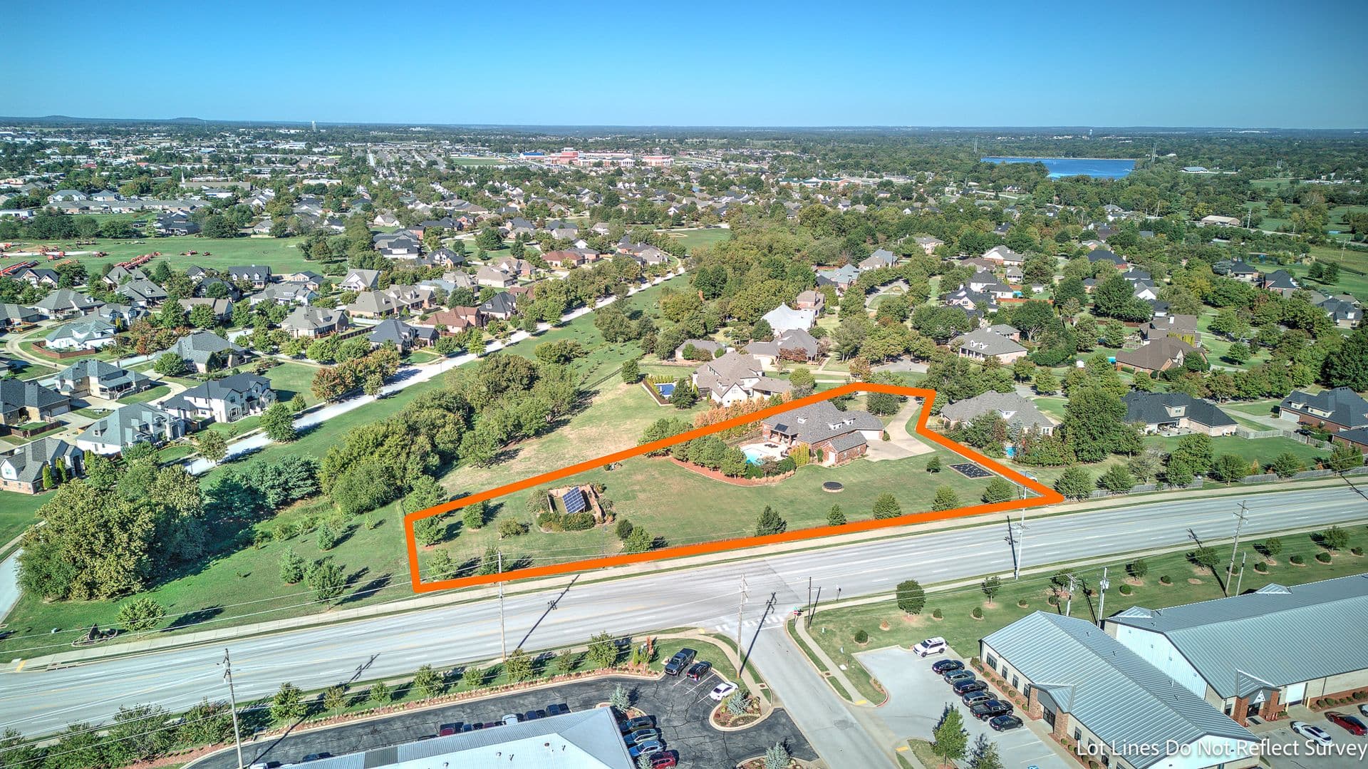 Springdale House: 6482 Wells Cir