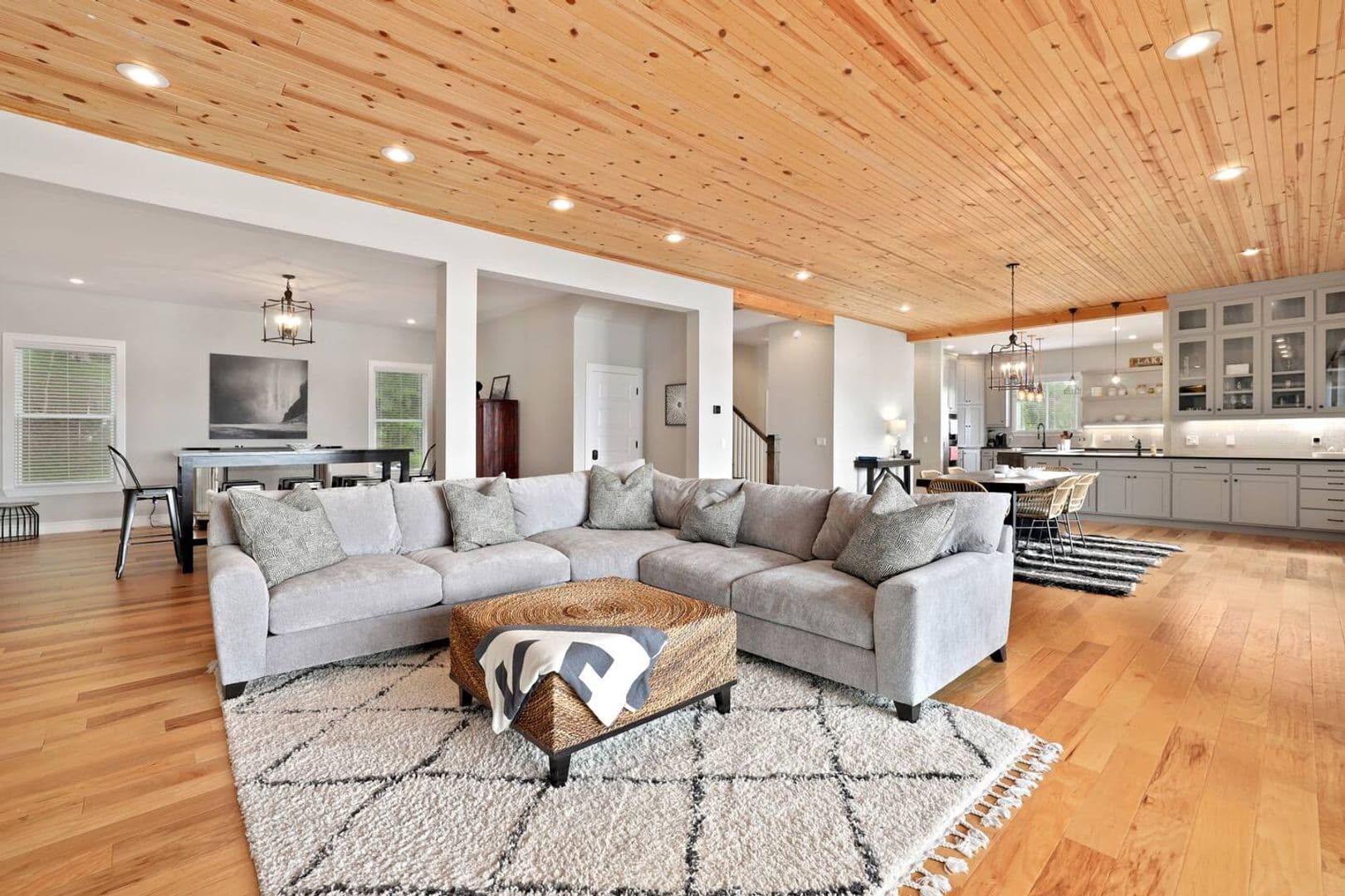 Rogers House: 16217 Highway 12