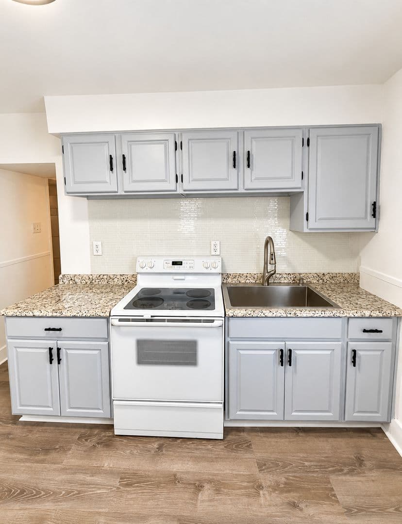 Pittsburgh Apartment: 218 Four Mile Run