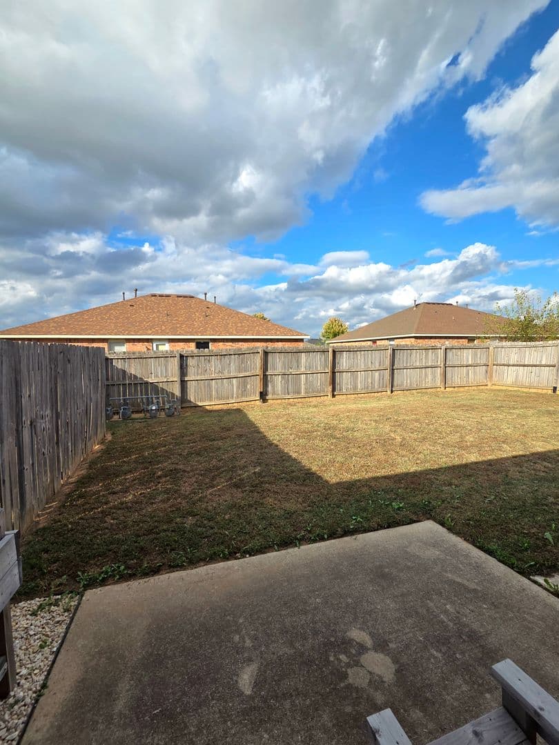 Rogers House: 207 E Marietta Ct