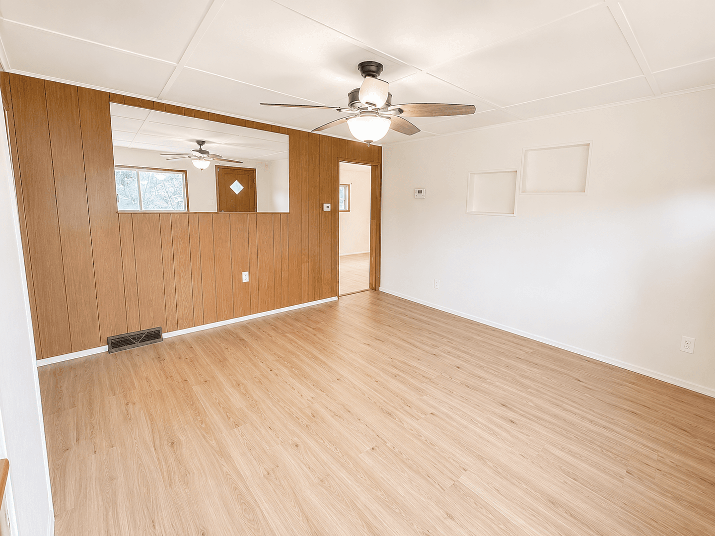 Verona House: 1445 Hulton Road