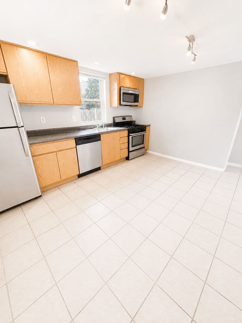 Pittsburgh House: 152 South 17th Street