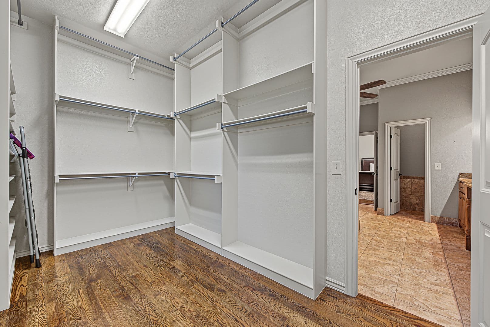 Springdale House: 6482 Wells Cir
