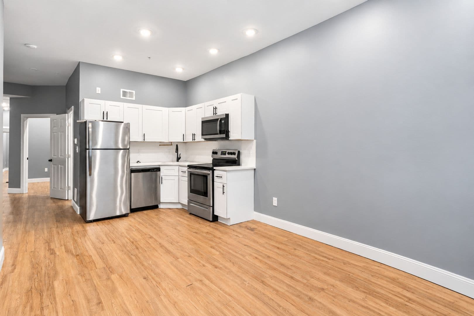 Philadelphia Apartment: 2932 West Oxford Street
