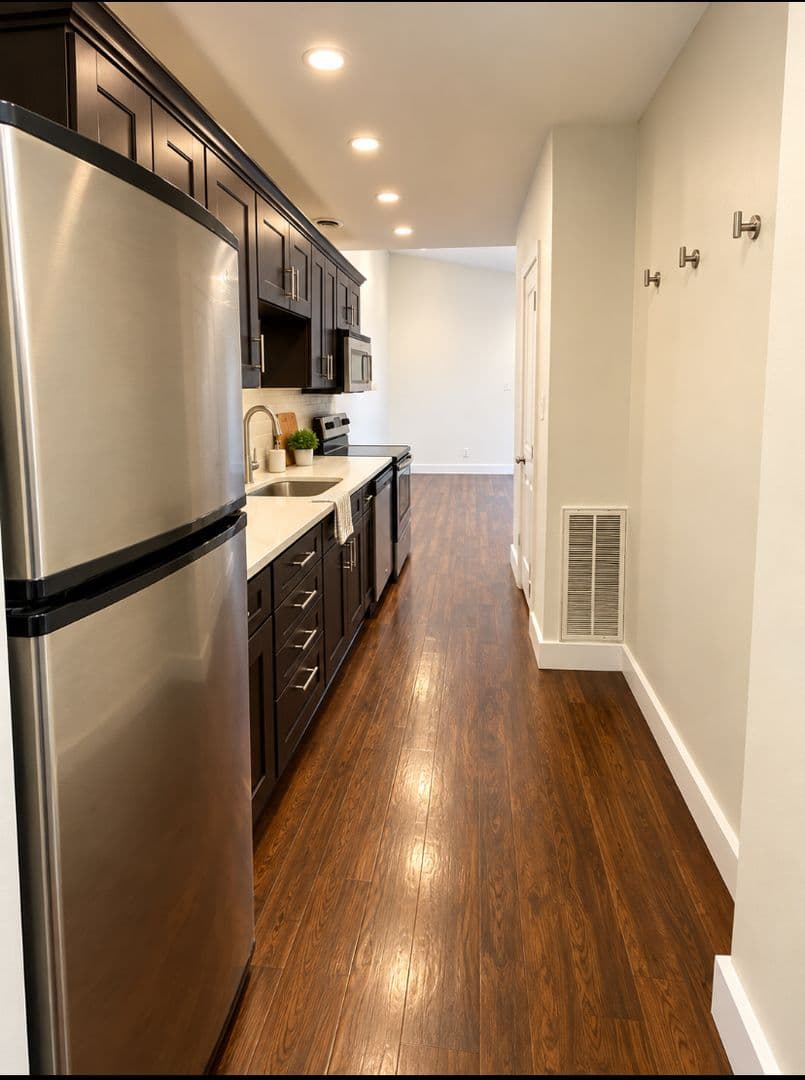 Philadelphia House: 142 North 2nd Street
