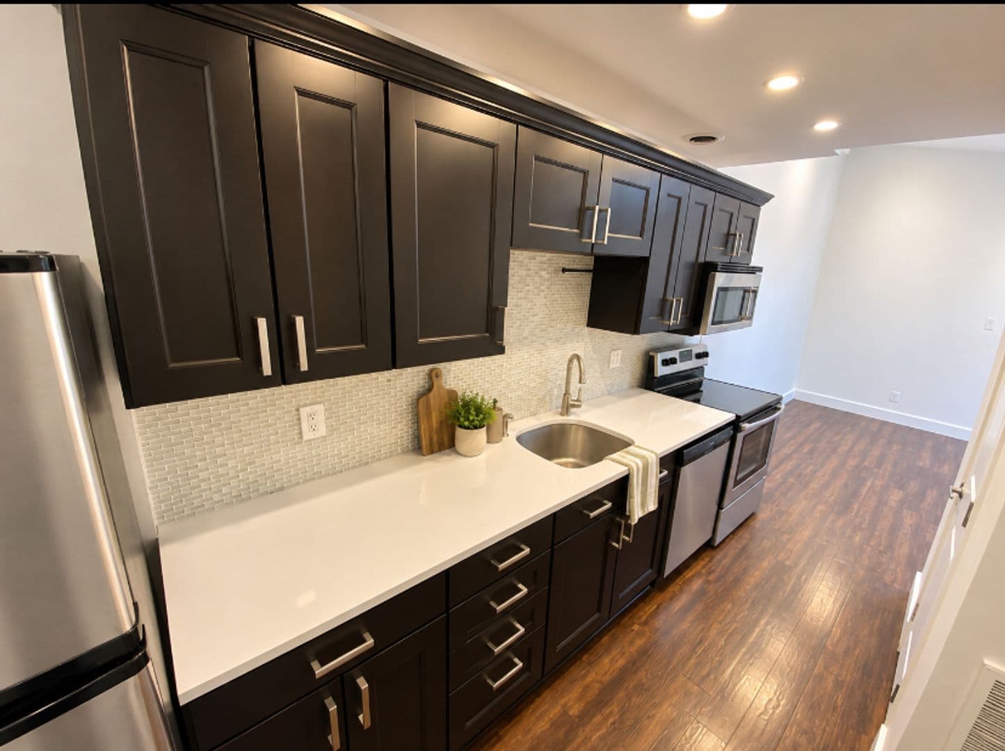 Philadelphia House: 142 North 2nd Street