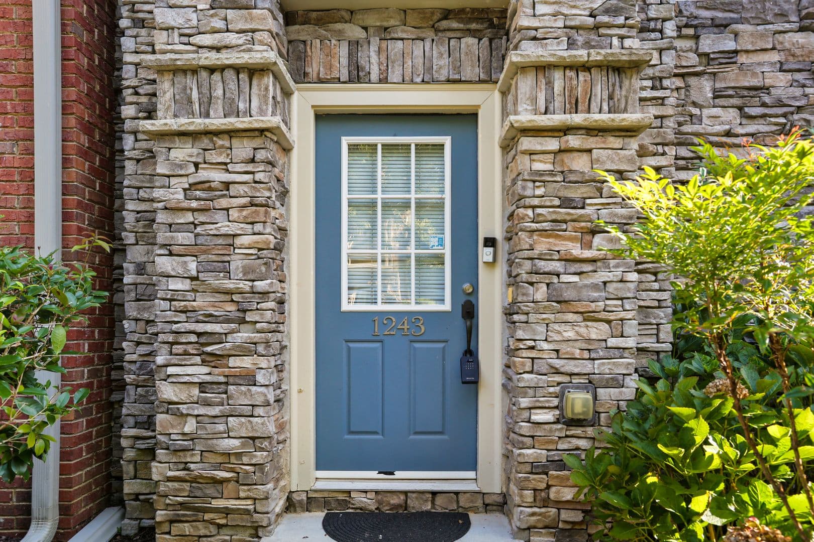 Roswell Townhome: 1243 Harris Commons Place