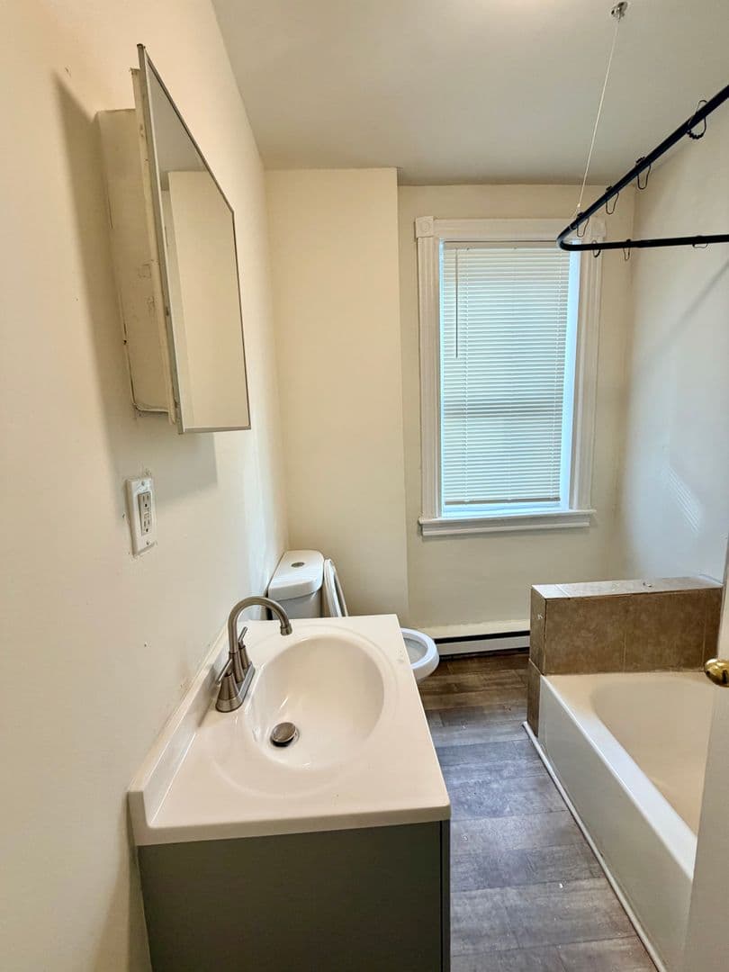 Philadelphia House: 16 South Robinson Street