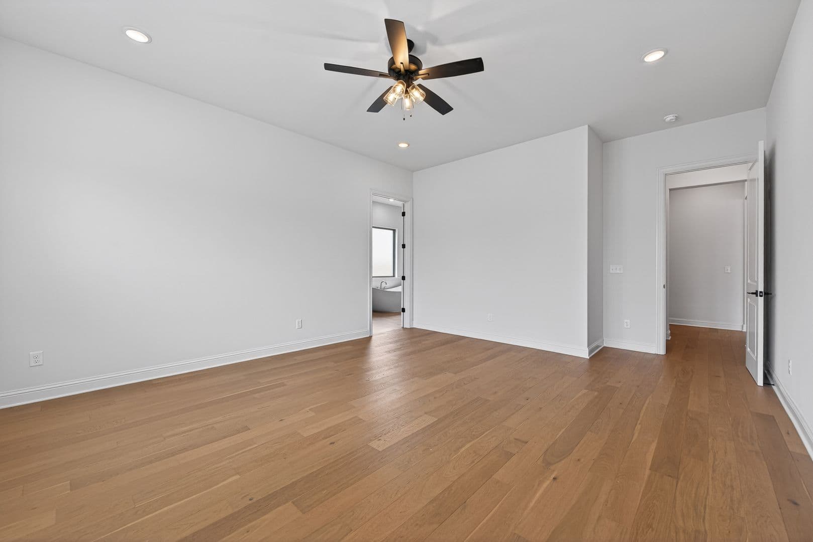 Bentonville House: 8900 W Comet Dr