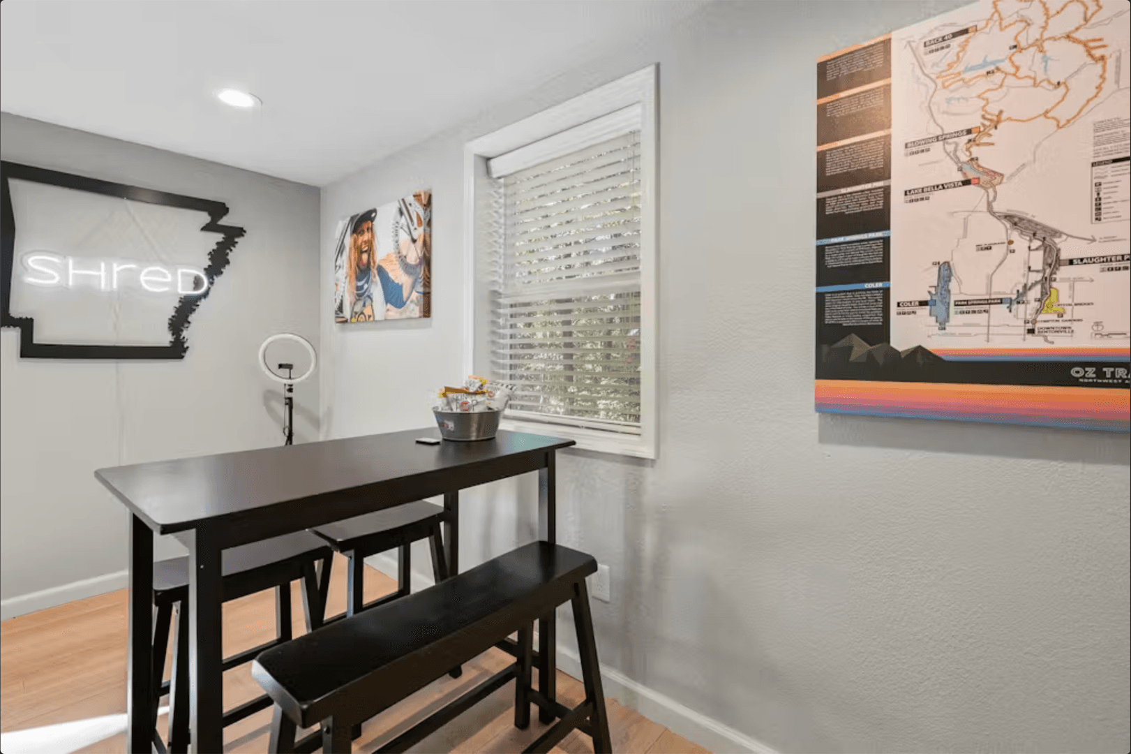 Bella Vista House: 15 Churchill Drive (F/S)