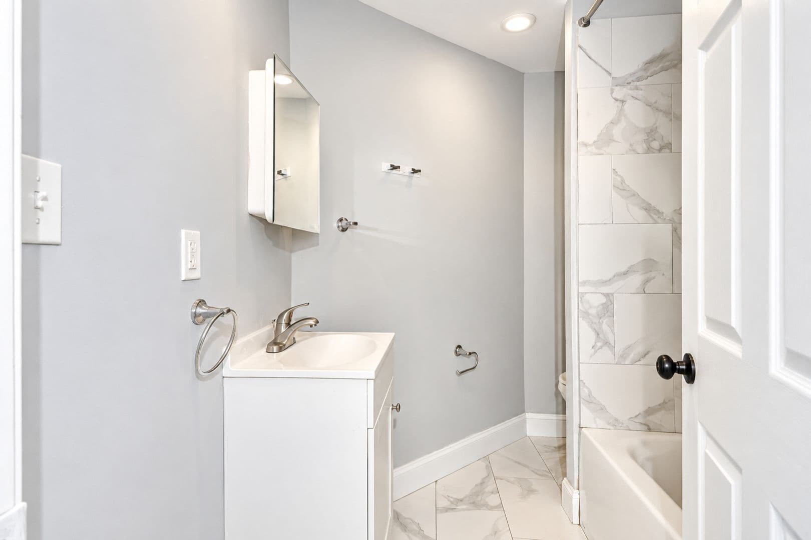 Philadelphia Apartment: 2932 West Oxford Street