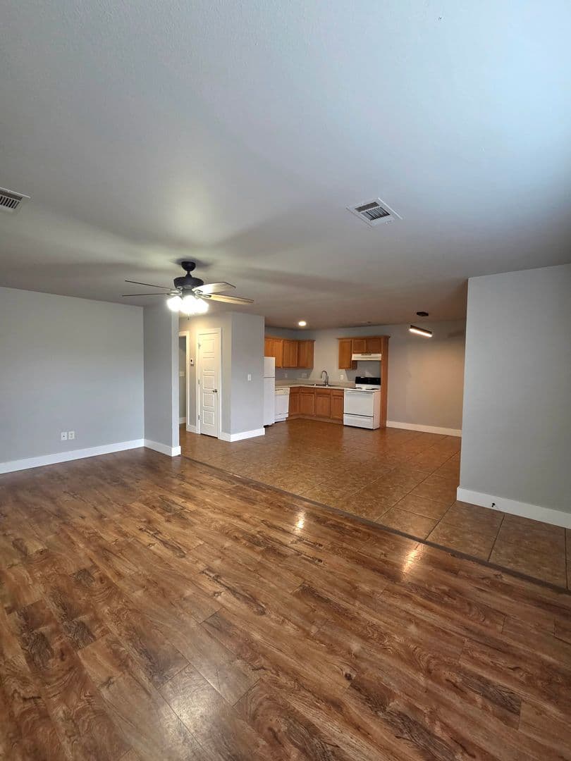 Rogers House: 205 E Marietta Ct