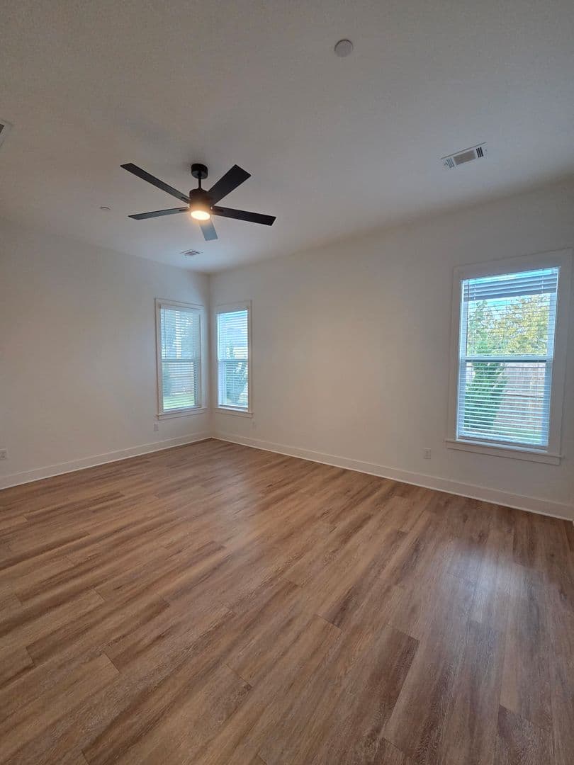 Rogers House: 5912 S 41st St