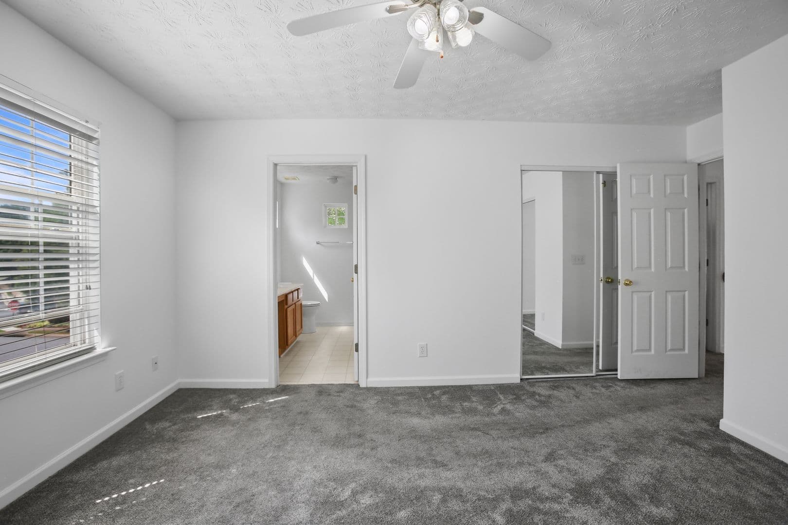 Woodstock House: 308 West Oaks Trail