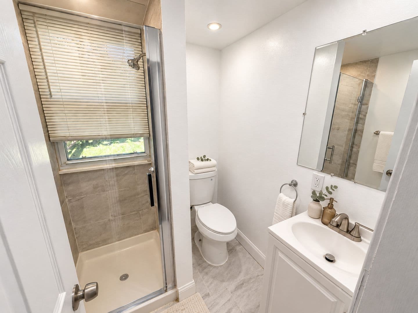 Philadelphia Apartment: 5031 Walnut Street