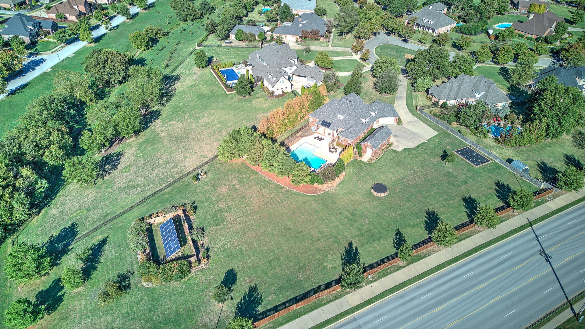 Springdale House: 6482 Wells Cir
