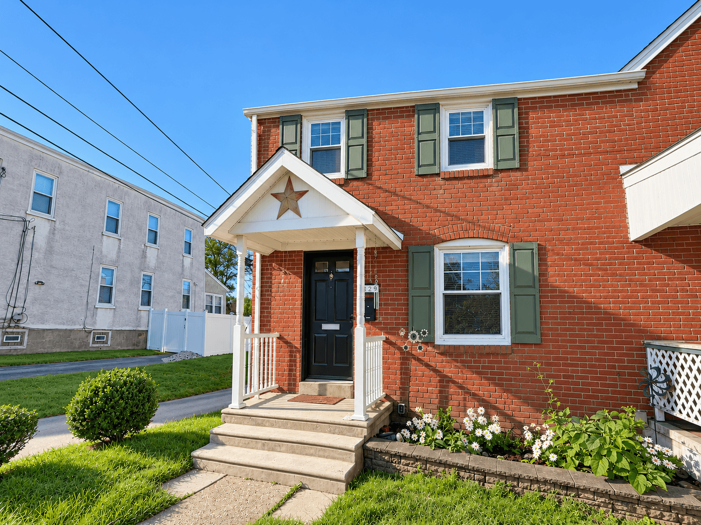 Holmes House: 329 Holmes Rd