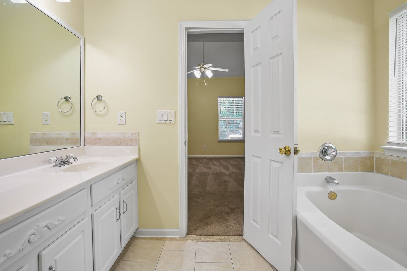 Union City House: 4633 Raven Wood Loop (AOF)