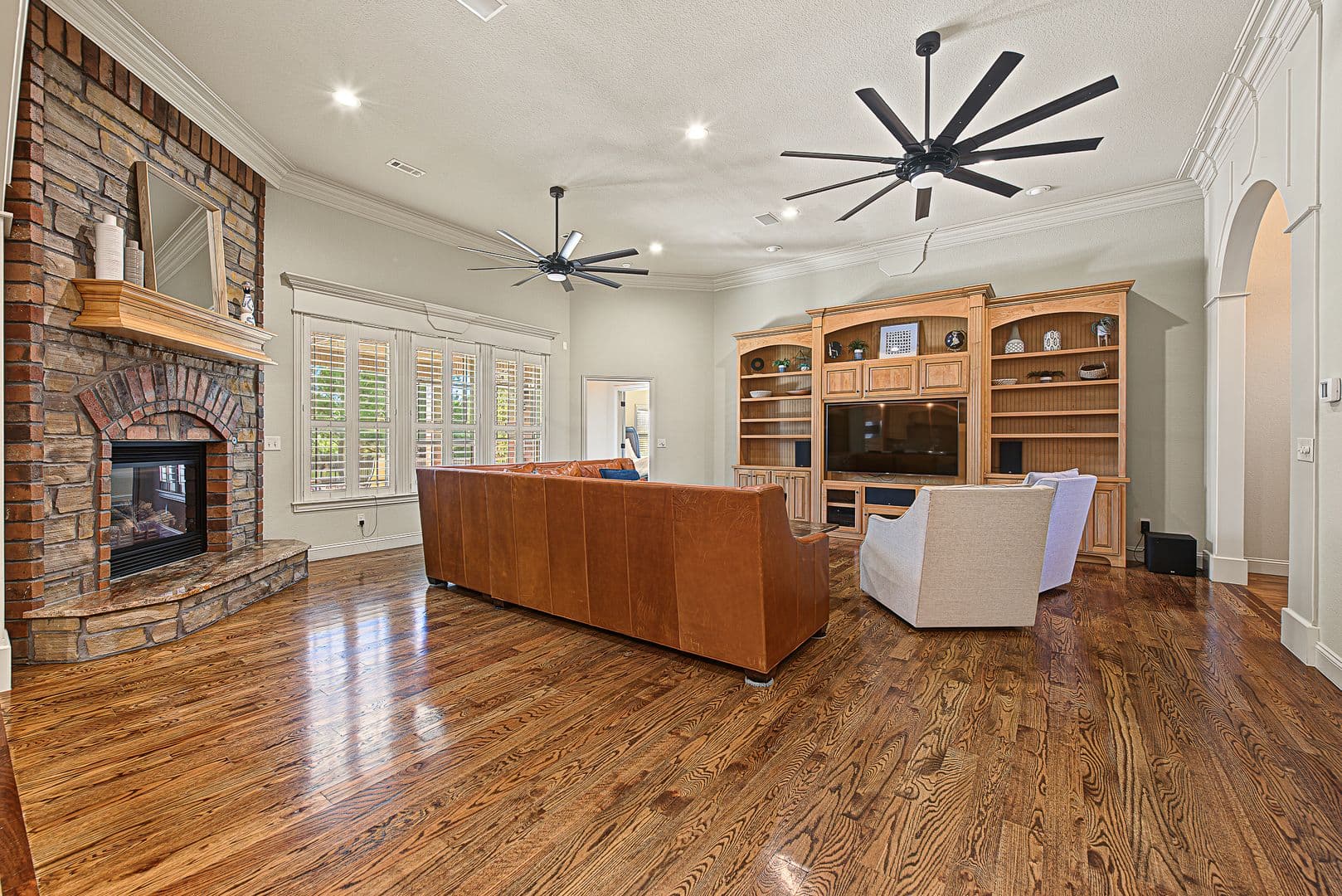 Springdale House: 6482 Wells Cir