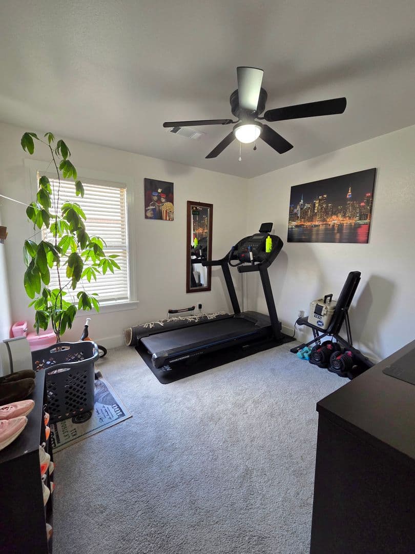 Rogers House: 207 E Marietta Ct