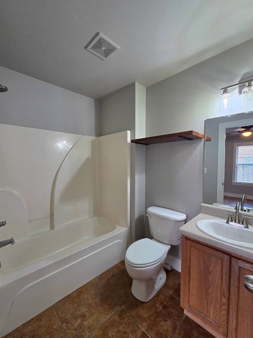 Rogers House: 205 E Marietta Ct