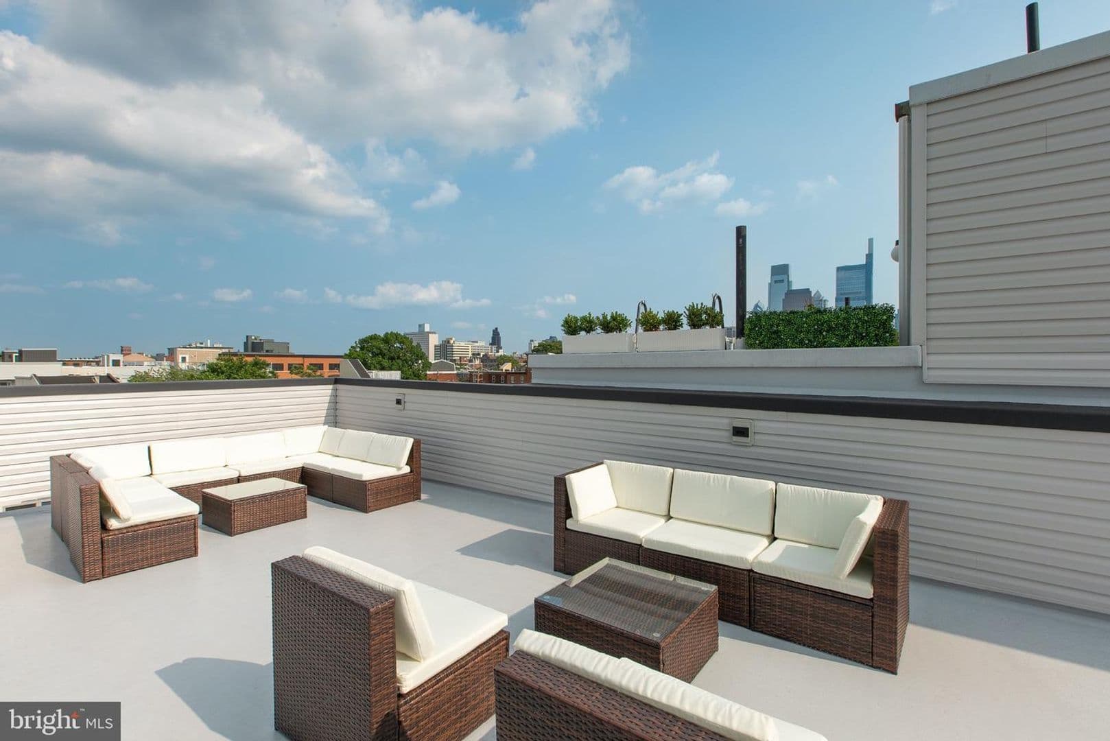 Philadelphia Apartment: 729 North 20th Street