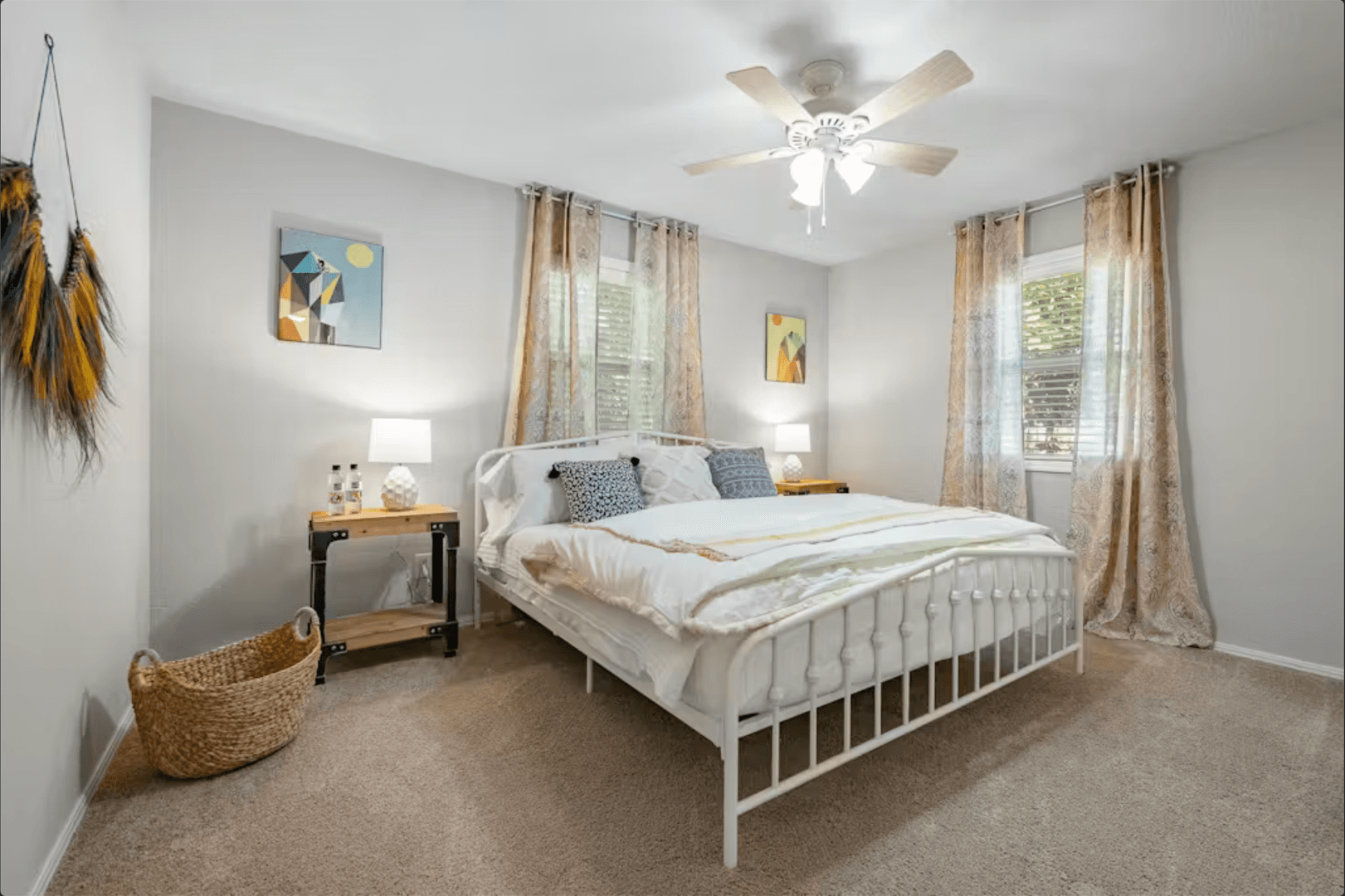 Bella Vista House: 15 Churchill Drive (F/S)