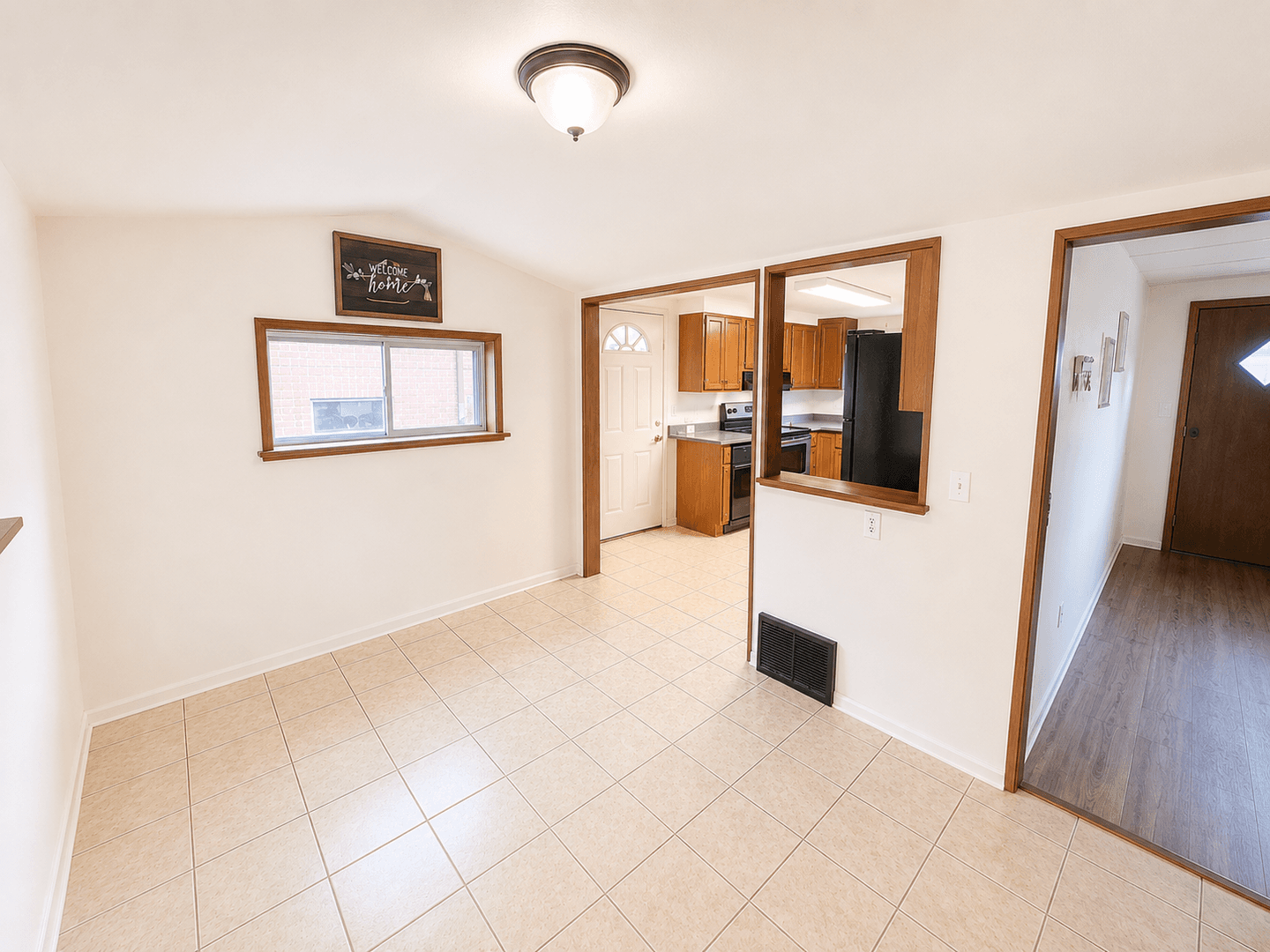 Verona House: 1445 Hulton Road