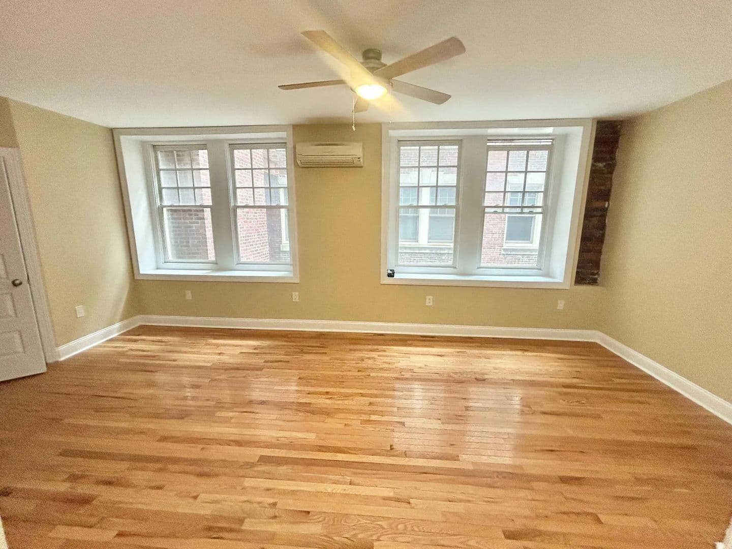 Philadelphia Apartment: 319 W Chelten Ave