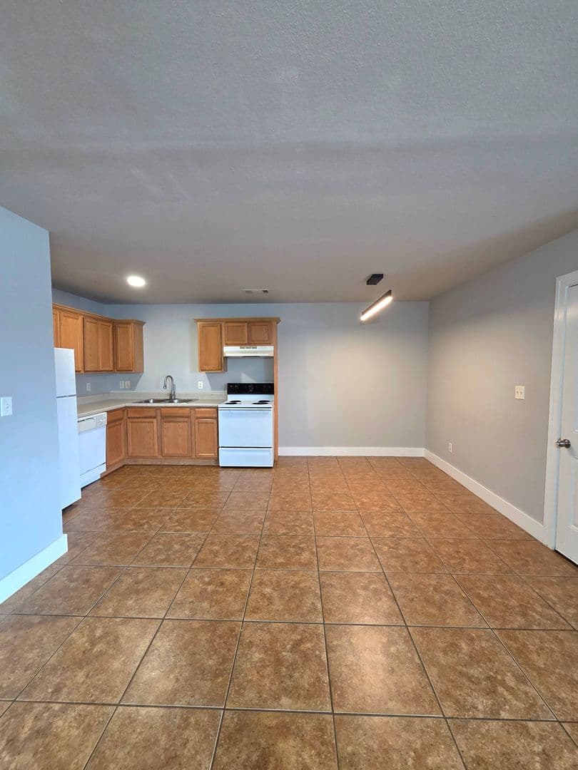 Rogers House: 205 E Marietta Ct