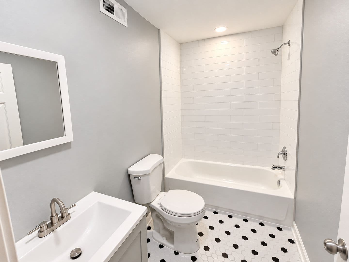 Philadelphia House: 6418 North Woodstock Street