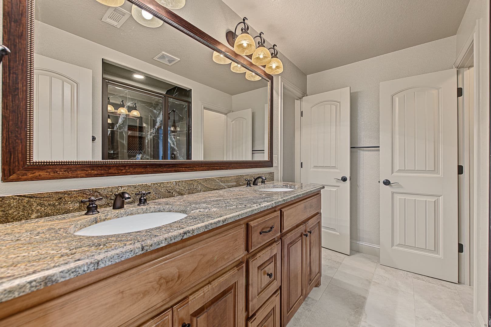 Springdale House: 6482 Wells Cir