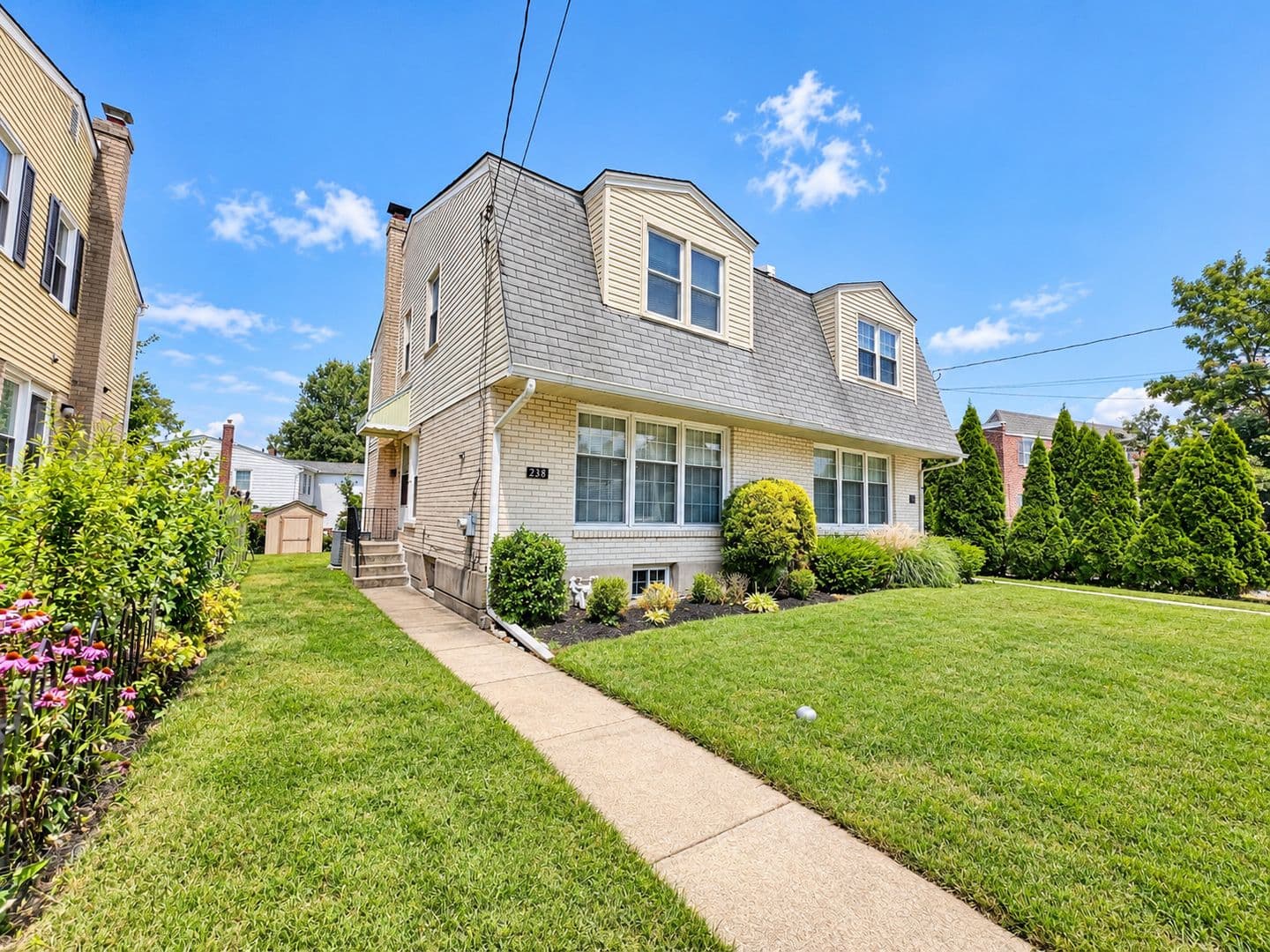 Bryn Mawr House: 238 Bailey Road