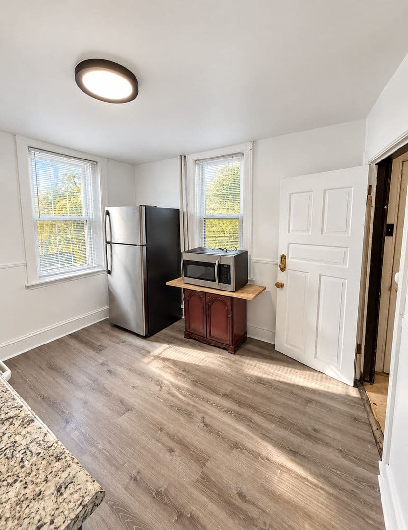 Pittsburgh Apartment: 218 Four Mile Run
