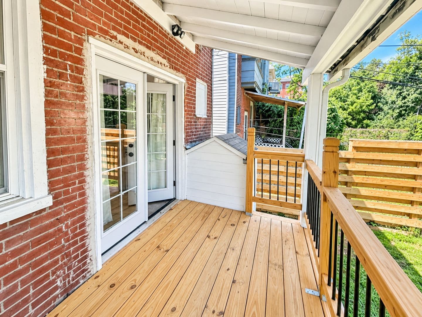 Philadelphia Apartment: 5033 Walnut Street