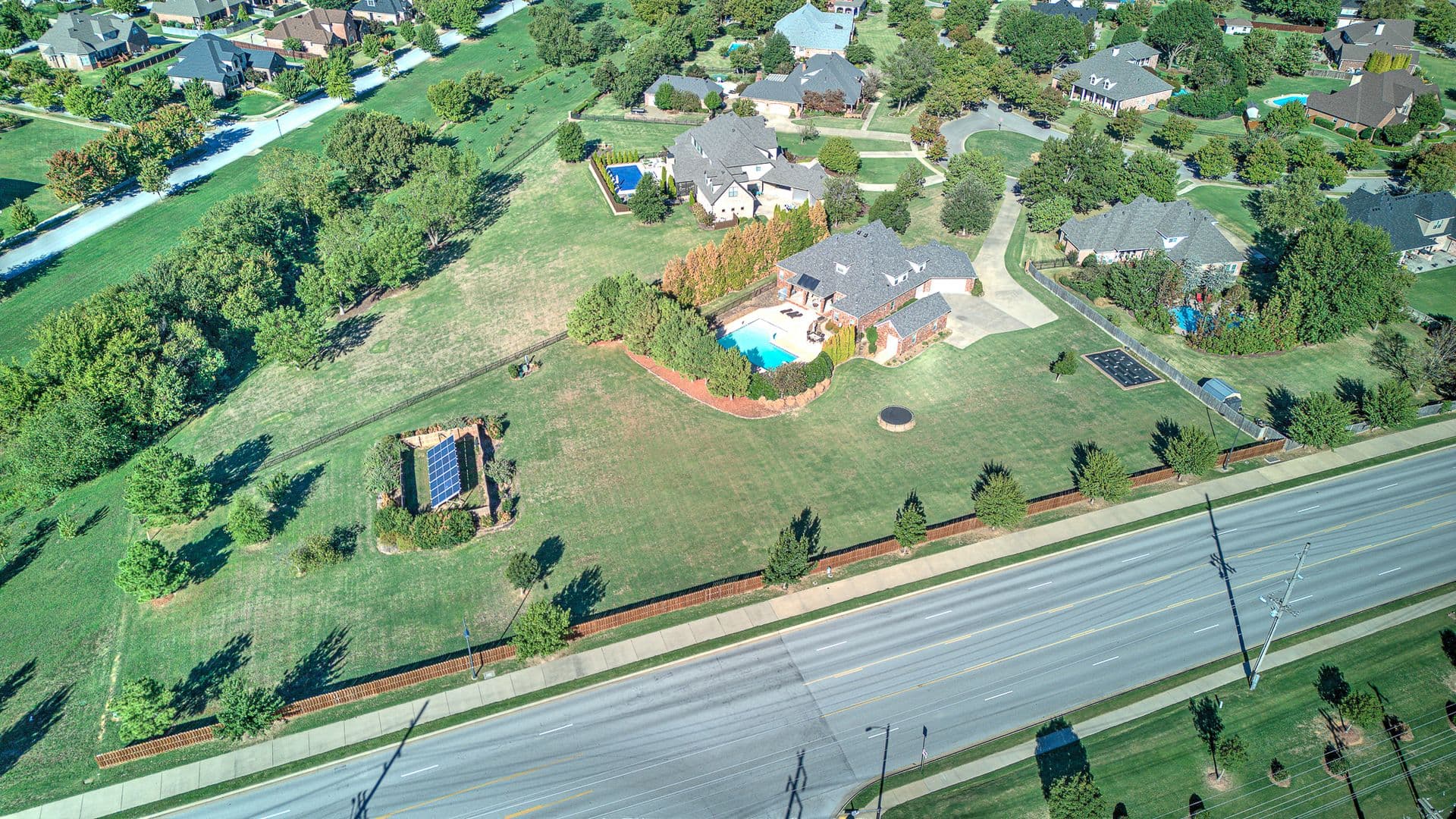 Springdale House: 6482 Wells Cir