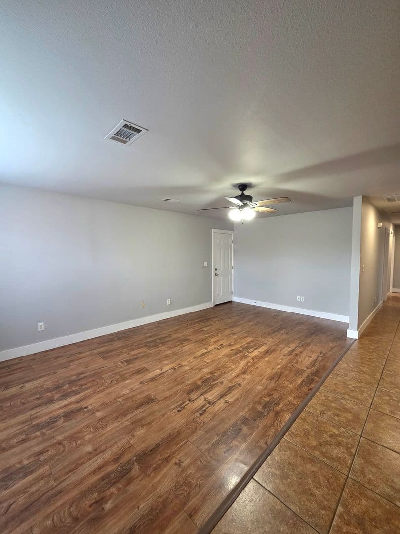 Rogers House: 205 E Marietta Ct