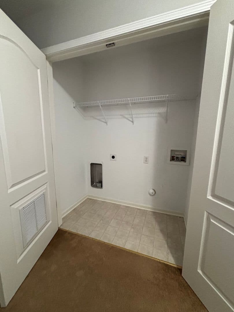 Clemmons Townhome: 402 Beaumont Circle