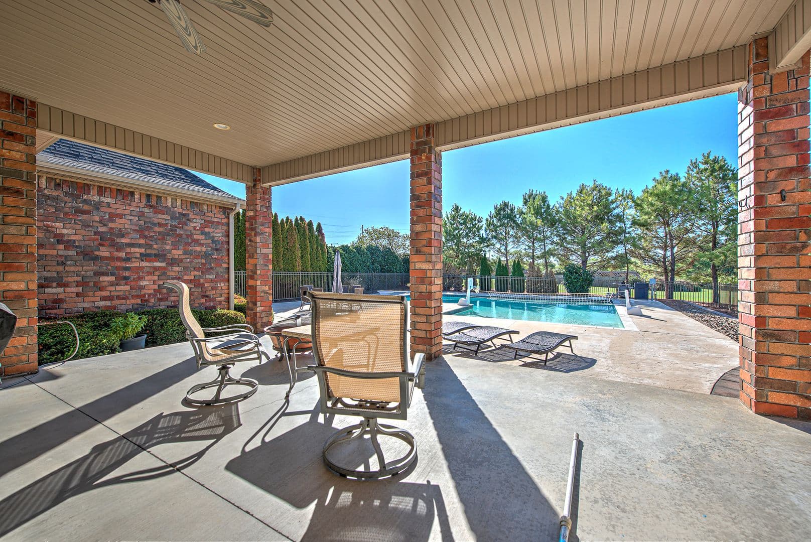 Springdale House: 6482 Wells Cir