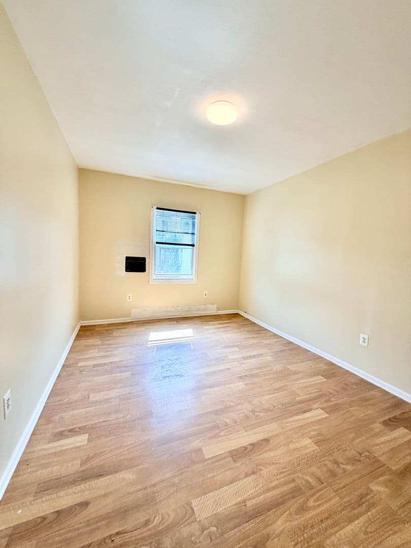Philadelphia Apartment: 2213 N 33rd St