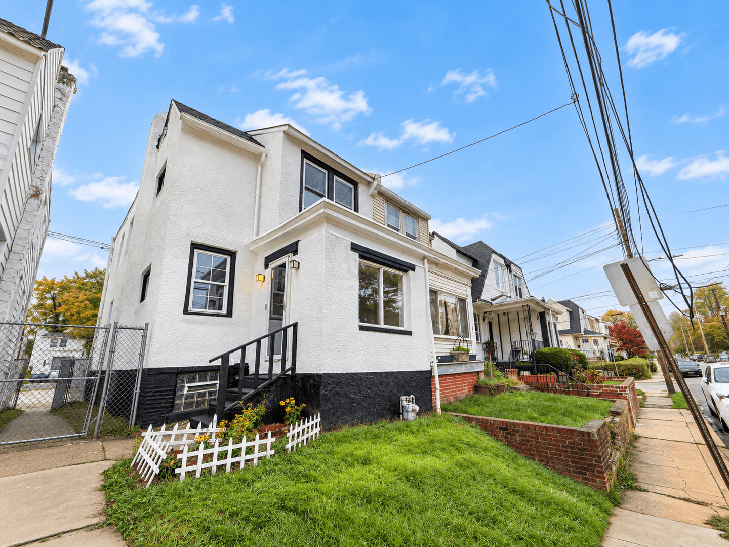 Yeadon House: 174 Fairview Ave