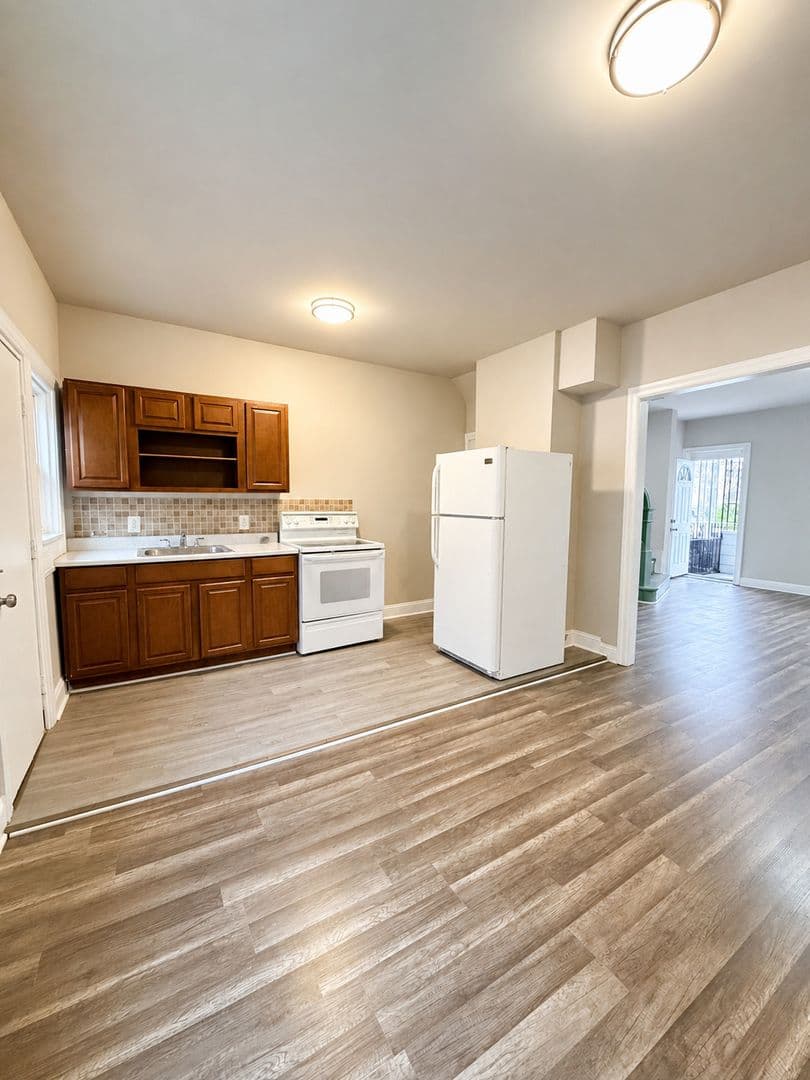 Philadelphia House: 5915 Irving Street