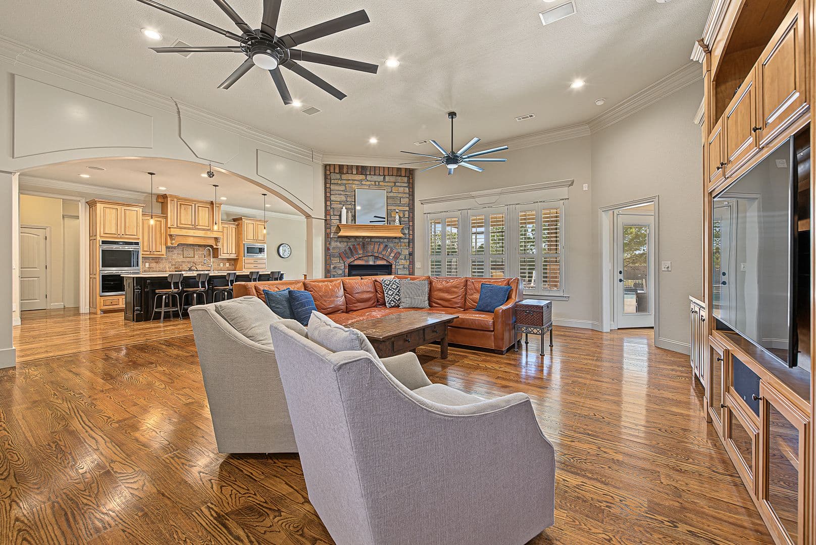 Springdale House: 6482 Wells Cir