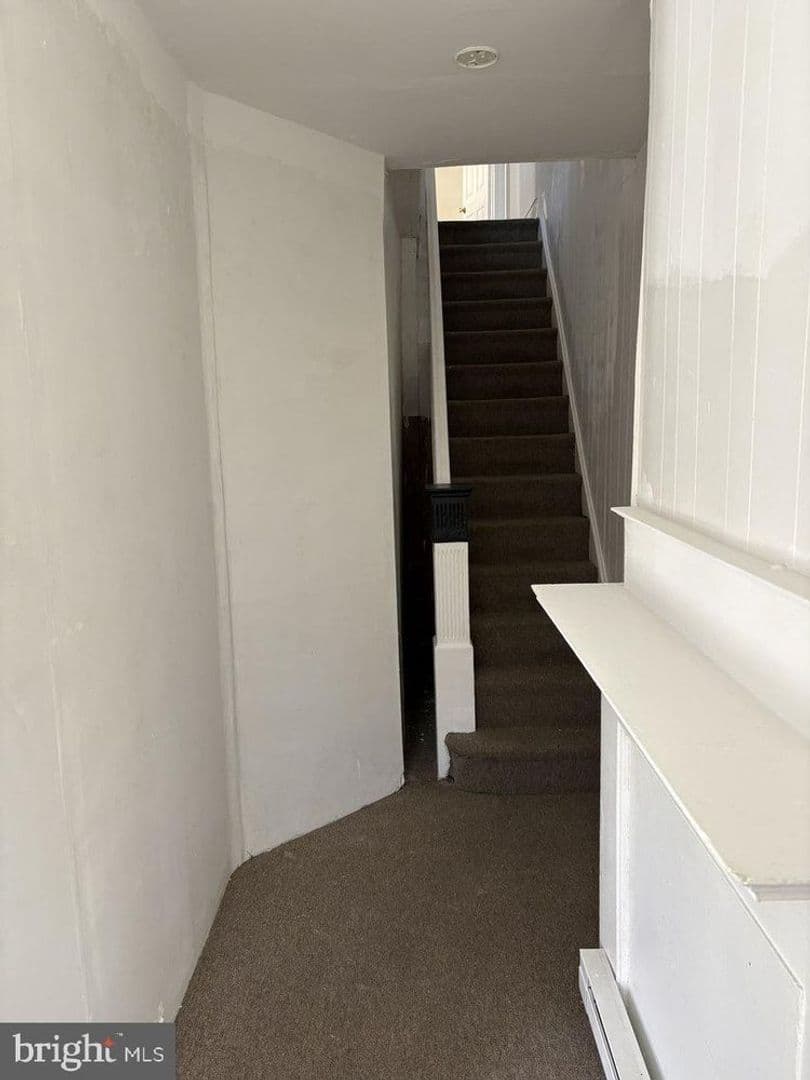 Philadelphia Apartment: 5135 Irving St