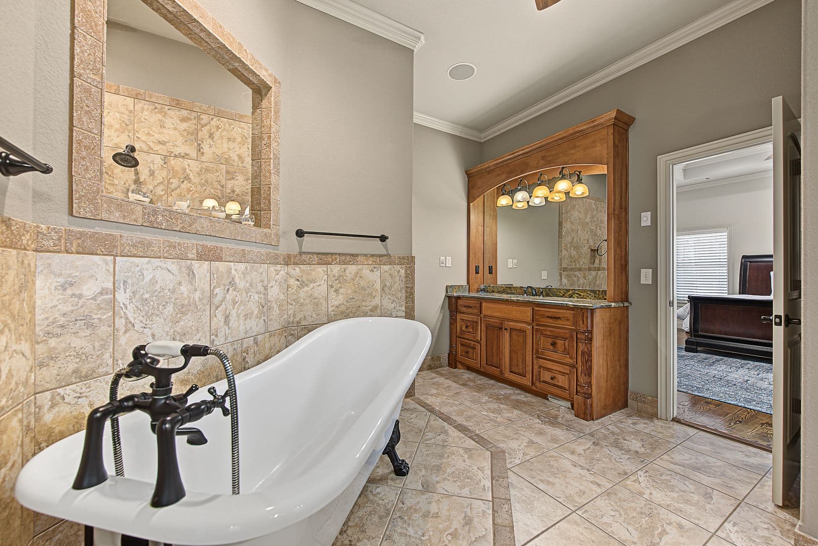 Springdale House: 6482 Wells Cir