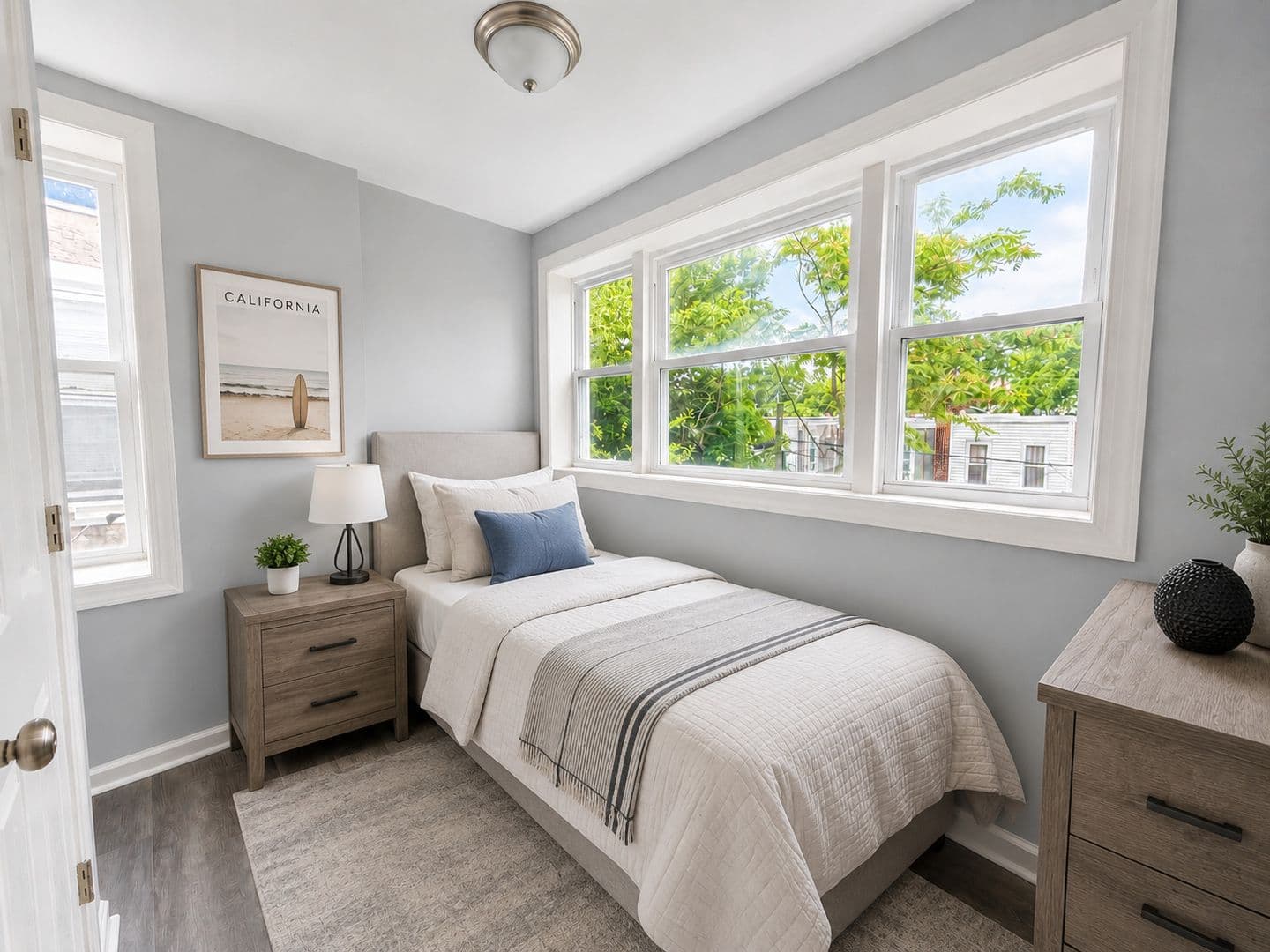 Darby House: 924 Maple Terrace