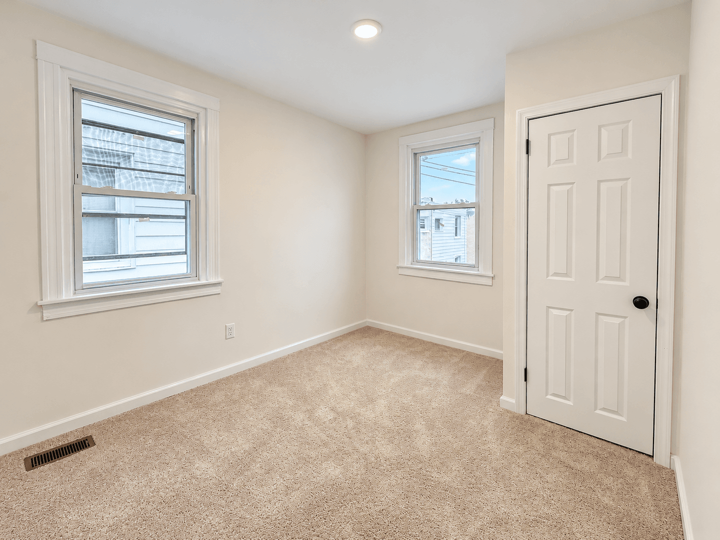 Yeadon House: 174 Fairview Ave